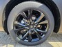 Mazda CX-30 2.5 e-SkyActiv-G M Hybrid Homura | Dodehoeksensoren | Draadloze Applecarplay en Android Auto | Adaptieve Cruise Control | Automaat | 18inch zwarte velgen | Achteruitrijcamera | Elektrische achterklep |