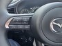 Mazda CX-30 2.5 e-SkyActiv-G M Hybrid Homura | Dodehoeksensoren | Draadloze Applecarplay en Android Auto | Adaptieve Cruise Control | Automaat | 18inch zwarte velgen | Achteruitrijcamera | Elektrische achterklep |