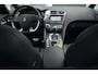 DS 5 THP 165pk Performance Line Automaat | Navigatiesysteem | Apple Carplay & Android Auto | Airco ECC | Afneembare Trekhaak (max aanhangergewicht 1400kg!) | Achteruitrijcamera | Parkeersensoren voor en achter | Dodehoek Detectie | Keyless | Panoramische paneeldaken voor en achter | Alarm | Origineel Nederlandse Auto | Zeer Compleet!!