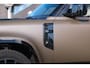 Land Rover Defender 110 2.0 P300e 110 X-Dynamic SE HNP € 129.477 / 22 inch Octa STYLE / Matt Frozen Bronze  / Sidesteps zwart