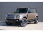 Land Rover Defender 110 2.0 P300e 110 X-Dynamic SE HNP € 129.477 / 22 inch Octa STYLE / Matt Frozen Bronze  / Sidesteps zwart