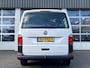 Volkswagen Transporter Kombi 2.0 TDI L1H1 BTW en BPM VRIJ!! 9-Persoons Airco Cruise control Trekhaak 2500 kg trekgewicht Buitenspiegels elektrisch verstel- en verwarm baar Parkeerhulp vóór en achter, Voorstoelen in hoogte verstelbaar