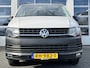 Volkswagen Transporter Kombi 2.0 TDI L1H1 BTW en BPM VRIJ!! 9-Persoons Airco Cruise control Trekhaak 2500 kg trekgewicht Buitenspiegels elektrisch verstel- en verwarm baar Parkeerhulp vóór en achter, Voorstoelen in hoogte verstelbaar