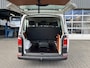Volkswagen Transporter Kombi 2.0 TDI L1H1 BTW en BPM VRIJ!! 9-Persoons Airco Cruise control Trekhaak 2500 kg trekgewicht Buitenspiegels elektrisch verstel- en verwarm baar Parkeerhulp vóór en achter, Voorstoelen in hoogte verstelbaar