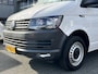 Volkswagen Transporter Kombi 2.0 TDI L1H1 BTW en BPM VRIJ!! 9-Persoons Airco Cruise control Trekhaak 2500 kg trekgewicht Buitenspiegels elektrisch verstel- en verwarm baar Parkeerhulp vóór en achter, Voorstoelen in hoogte verstelbaar