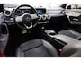 Mercedes-Benz A-klasse 180 AMG Line PANO SFEERVERL. LEER/ALCANTARA WIDESCREEN STOELVERW. ZWARTE-HEMEL CAMERA DAB CRUISE CLIMA NAVI 2XPDC 18''LMV NAP