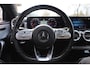 Mercedes-Benz A-klasse 180 AMG Line PANO SFEERVERL. LEER/ALCANTARA WIDESCREEN STOELVERW. ZWARTE-HEMEL CAMERA DAB CRUISE CLIMA NAVI 2XPDC 18''LMV NAP