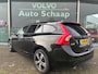 Volvo V60 2.0 D4 5-cilinder Momentum Automaat | Rijklaar incl garantie | Schuifdak Donker glas Xenon Sportstoelen voor