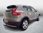 Volvo XC40 1.5 T2 Business Pro | Automaat | Trekhaak | Adaptive cruise control | Stoel- en stuurverwarming | Dode hoek detectie BLIS | Achteruitrijcamera | Parkeersensoren voor + achter | Verwarmbare voorruit | Navigatie | Apple Carplay / Android Auto |