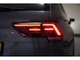 Volkswagen Tiguan Allspace 1.5 TSI R Line Highline Aut. [ Panorama LED Trekhaak Stoel-en stuurverwarming ]