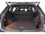 Volkswagen Tiguan Allspace 1.5 TSI R Line Highline Aut. [ Panorama LED Trekhaak Stoel-en stuurverwarming ]
