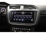 Volkswagen Tiguan Allspace 1.5 TSI R Line Highline Aut. [ Panorama LED Trekhaak Stoel-en stuurverwarming ]