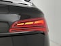 Audi Q5 Sportback 55 TFSI e S edition Competition 367 PK | S-line | Navigatie | Adaptive cruise control | Panoramadak | B&O Premium soundsysteem | 360 Camera | Trekhaak | Climate Control | Comfortsleutel | Stoelverwarming | Verwarmbaar stuurwiel | Optiekpakket zwart |
