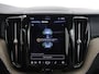 Volvo XC60 2.0 T8 Plug-in hybrid AWD Plus Bright | Panoramadak | Comfortstoelen | HUD | Harman/Kardon Audio | Ele. verstelbare stoelen + geheugen | 360 Camera | Apple CarPlay/Android Auto | Ele. wegklapbare trekhaak |
