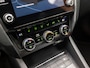 Skoda Octavia 2.0 TSI VRS 230Pk (APPLE CARPLAY, GROOT NAVI, KUIPSTOELEN, STOELVERWARMING, CAMERA, ADAPTIVE CRUISE, TREKHAAK, GETINT GLAS, KEYLESS, ALCANTARA, NIEUWSTAAT)