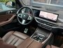 BMW X5 XDRIVE50E M-SPORT - PANO - SKY LOUNGE - LUCHTV. - TREKH.