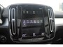 Volvo XC40 T2 129PK AUT8 Business Pro | Harman Kardon Premium Audio | Panoramisch schuif-/kanteldak | 360° Parkeercamera | Semi-Electrische wegklapbare trekhaak | Parkeersensoren voor + achter| Adaptive Cruise Control & Pilot Assist | BLIS | Volvo on Call