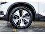Volvo XC40 T2 Business Pro | Harman Kardon Premium Audio | Panoramadak | 360° Parkeercamera | Semi-Electrische wegklapbare trekhaak | Parkeersensoren voor + achter| Adaptive Cruise Control | BLIS | Volvo on Call