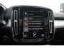 Volvo XC40 T2 129PK AUT8 Business Pro | Harman Kardon Premium Audio | Panoramisch schuif-/kanteldak | 360° Parkeercamera | Semi-Electrische wegklapbare trekhaak | Parkeersensoren voor + achter| Adaptive Cruise Control & Pilot Assist | BLIS | Volvo on Call