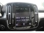 Volvo XC40 T2 129PK AUT8 Business Pro | Harman Kardon Premium Audio | Panoramisch schuif-/kanteldak | 360° Parkeercamera | Semi-Electrische wegklapbare trekhaak | Parkeersensoren voor + achter| Adaptive Cruise Control & Pilot Assist | BLIS | Volvo on Call