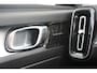 Volvo XC40 T2 129PK AUT8 Business Pro | Harman Kardon Premium Audio | Panoramisch schuif-/kanteldak | 360° Parkeercamera | Semi-Electrische wegklapbare trekhaak | Parkeersensoren voor + achter| Adaptive Cruise Control & Pilot Assist | BLIS | Volvo on Call