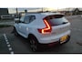 Volvo XC40 T4 Plug-in hybrid AUT7 211PK Plus Dark | Panoramadak | Adaptieve Cruise Control | Harman Kardon audio | Trekhaak semi elektrisch inklapbaar | 18" Lichtmetalen velgen | Elektrisch verstelbare voorstoelen | Stoel- & Stuurwielverwarming