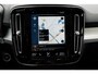 Volvo XC40 T4 Plug-in hybrid AUT7 211PK Plus Dark | Panoramadak | Adaptieve Cruise Control | Harman Kardon audio | Trekhaak semi elektrisch inklapbaar | 18" Lichtmetalen velgen | Elektrisch verstelbare voorstoelen | Stoel- & Stuurwielverwarming
