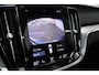 Volvo V60 B4 Automaat Momentum Business | Elektrisch glazen panorama-dak | Lederen bekleding | Voorstoelen en stuurwiel verwarmbaar | 1e Eigenaar + 100% Dealeronderhouden | Premium audio van Harman Kardon | Achteruitrijcamera | Parkeersensoren voor en achter | Keyless entry & start | Apple Carlpay & Android Auto | Semi elektrische trekhaak | Rijstrookdetectie met correctie | Pilot Assist & adaptieve cruise control |