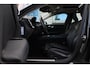 Volvo V60 B4 Automaat Momentum Business | Elektrisch glazen panorama-dak | Lederen bekleding | Voorstoelen en stuurwiel verwarmbaar | 1e Eigenaar + 100% Dealeronderhouden | Premium audio van Harman Kardon | Achteruitrijcamera | Parkeersensoren voor en achter | Keyless entry & start | Apple Carlpay & Android Auto | Semi elektrische trekhaak | Rijstrookdetectie met correctie | Pilot Assist & adaptieve cruise control |