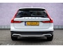 Volvo V90 Cross Country 2.0 T5 AWD | Adapt. Cruise | getint Glas | Trekhaak | 20" Lm velgen | Standkachel| Stoel+ Stuurwielverw