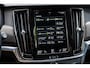 Volvo V90 Cross Country 2.0 T5 AWD | Adapt. Cruise | getint Glas | Trekhaak | 20" Lm velgen | Standkachel| Stoel+ Stuurwielverw