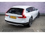 Volvo V90 Cross Country 2.0 T5 AWD | Adapt. Cruise | getint Glas | Trekhaak | 20" Lm velgen | Standkachel| Stoel+ Stuurwielverw