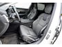 Volvo V90 Cross Country 2.0 T5 AWD | Adapt. Cruise | getint Glas | Trekhaak | 20" Lm velgen | Standkachel| Stoel+ Stuurwielverw