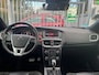 Volvo V40 1.5 T3 R-Design Edition | Stoelverwarming | Panoramadak | Parkeer assistent |