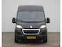 Peugeot Boxer 333 2.2 BlueHDi 140 L2H2 Premium 140 Pk | 3-Zits | Camera Achter | Laadruimte Pakket | Cruise Control | Navigatie | Comfort Stoel