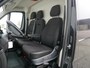 Peugeot Boxer 333 2.2 BlueHDi 140pk L2H2 Premium | 3-Zits | Navigatie | Achteruitrijcamera | Airco | Laadruimte betimmerd | Cruise control | Comfort Stoel | Parkeersensoren