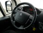 Peugeot Boxer 333 2.2 BlueHDi 140pk L2H2 Premium | 3-Zits | Navigatie | Achteruitrijcamera | Airco | Laadruimte betimmerd | Cruise control | Comfort Stoel | Parkeersensoren