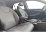 Kia Niro EV ExecutiveLine 64.8 kWh | Trekhaak | Stoel verwarming en ventilatie | Dodehoek detectie | Schuifdak | Navigatie | Parkeercamera | Elektrisch bedienbare voorstoelen |