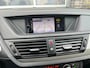 BMW X1 XDRIVE28I EXE. AUT. LEDER - PANO - TREKH. - ORG. NL.