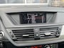 BMW X1 XDRIVE28I EXE. AUT. LEDER - PANO - TREKH. - ORG. NL.