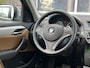 BMW X1 XDRIVE28I EXE. AUT. LEDER - PANO - TREKH. - ORG. NL.