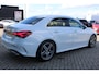 Mercedes-Benz A-klasse 180 AUT7 AMG LINE WIDESCREEN NAVI CAMERA CARPLAY NL AUTO