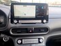Hyundai Kona Electric EV Fashion 64 kWh | SOH: nnb | Trekhaak | 3 Fase | Warmtepomp | HUD | Navi | Adaptive CC | Blindspot |