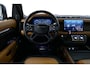 Land Rover Defender 110 2.0 P400e 110 X / Panoramadak / Elektr. verstelbare voorstoelen + memory / Matrix LED / Rondomzichtcamera / HUD / Koelkast in armleuning / Head-up / Apple Carplay - Android Auto / Stoelkoeling & verwarming / Luchtvering / Meridian Surround Sound / Elektr. wegklapbare trekhaak / Stuurwiel verwarmd / 20'' LMV / Camera in binnenspiegel