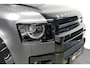 Land Rover Defender 110 2.0 P400e 110 X / Panoramadak / Elektr. verstelbare voorstoelen + memory / Matrix LED / Rondomzichtcamera / HUD / Koelkast in armleuning / Head-up / Apple Carplay - Android Auto / Stoelkoeling & verwarming / Luchtvering / Meridian Surround Sound / Elektr. wegklapbare trekhaak / Stuurwiel verwarmd / 20'' LMV / Camera in binnenspiegel