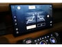 Land Rover Defender 110 2.0 P400e 110 X / Panoramadak / Elektr. verstelbare voorstoelen + memory / Matrix LED / Rondomzichtcamera / HUD / Koelkast in armleuning / Head-up / Apple Carplay - Android Auto / Stoelkoeling & verwarming / Luchtvering / Meridian Surround Sound / Elektr. wegklapbare trekhaak / Stuurwiel verwarmd / 20'' LMV / Camera in binnenspiegel