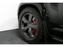 Land Rover Defender 110 2.0 P400e 110 X / Panoramadak / Elektr. verstelbare voorstoelen + memory / Matrix LED / Rondomzichtcamera / HUD / Koelkast in armleuning / Head-up / Apple Carplay - Android Auto / Stoelkoeling & verwarming / Luchtvering / Meridian Surround Sound / Elektr. wegklapbare trekhaak / Stuurwiel verwarmd / 20'' LMV / Camera in binnenspiegel
