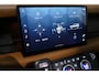 Land Rover Defender 110 2.0 P400e 110 X / Panoramadak / Elektr. verstelbare voorstoelen + memory / Matrix LED / Rondomzichtcamera / HUD / Koelkast in armleuning / Head-up / Apple Carplay - Android Auto / Stoelkoeling & verwarming / Luchtvering / Meridian Surround Sound / Elektr. wegklapbare trekhaak / Stuurwiel verwarmd / 20'' LMV / Camera in binnenspiegel
