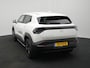 Toyota Urban Cruiser Executive 61 kWh | Stuur en Stoelverwarming | Parkeersensoren V+A | Navigatie