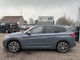 BMW X1 xDrive25e eDrive M Sport Plug-in Hybride | PHEV | 220pk | Panoramadak | Storm Bay Metallic | 19 inch | M Pakket | Camera | Sportstoelen | Led verlichting | Head Up Display | Shadowline Exterieur